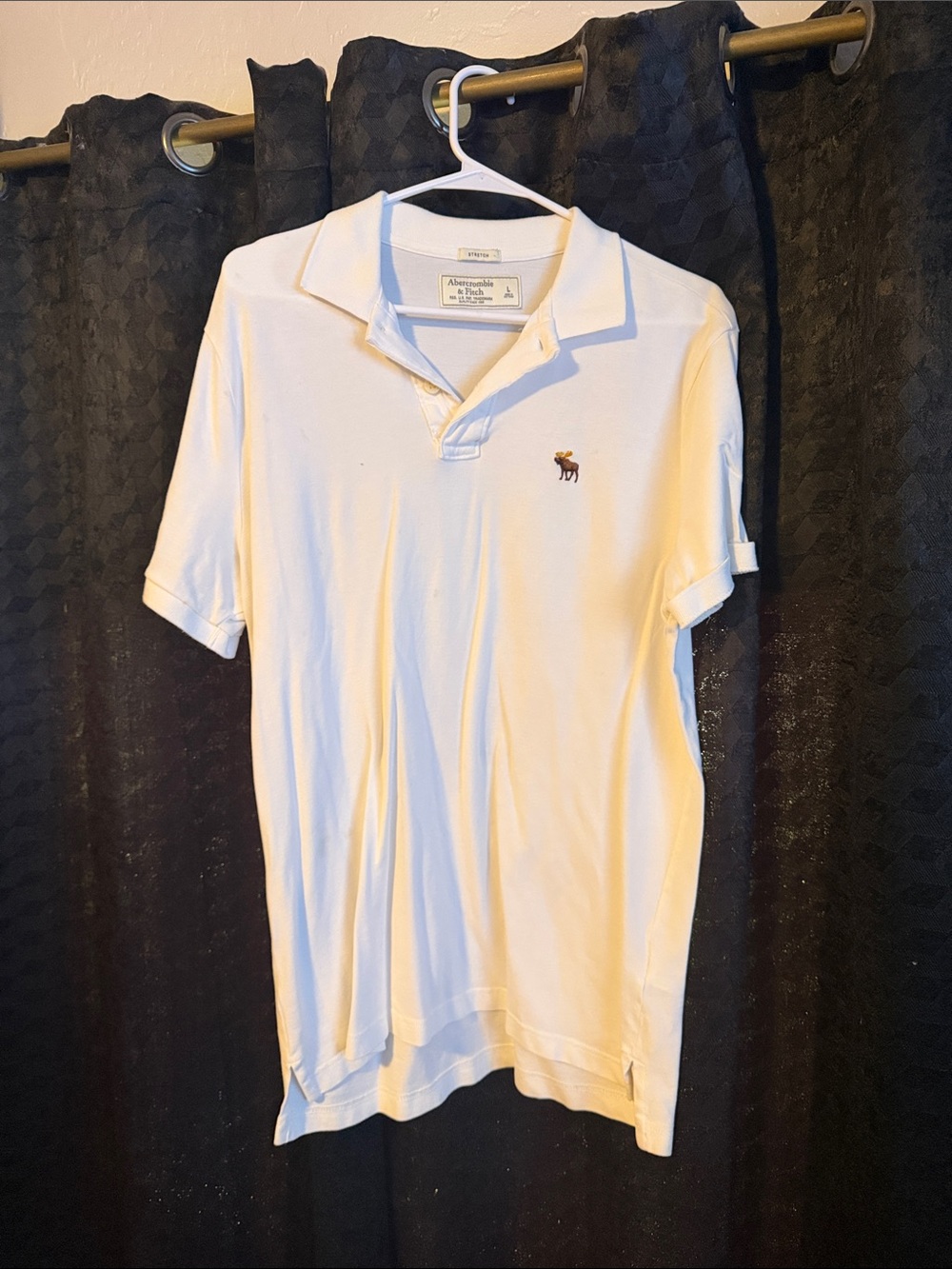 Abercrombie & Fitch Men’s White Polo with Embroidered Moose